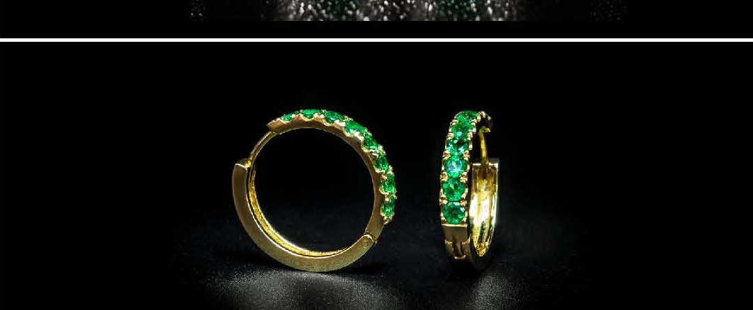 Emerald Pavé Huggie Hoop Aretes in Yellow Gold